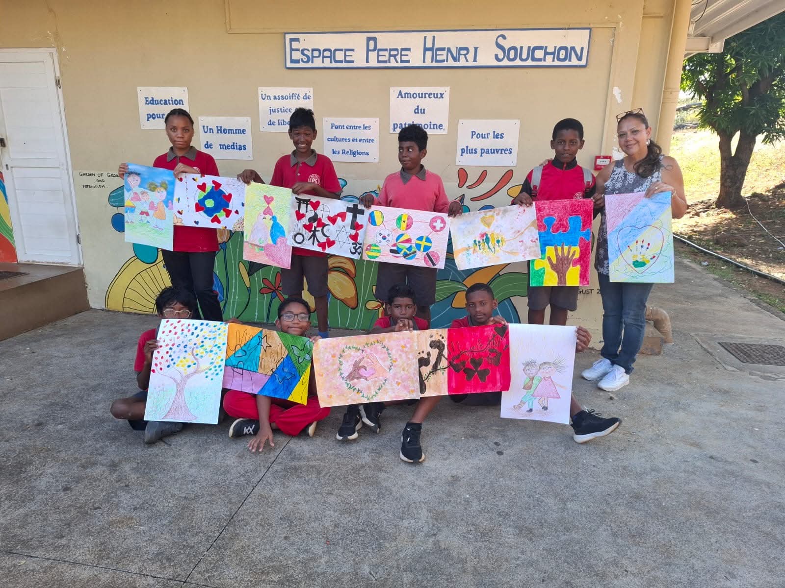 La remise des dessins